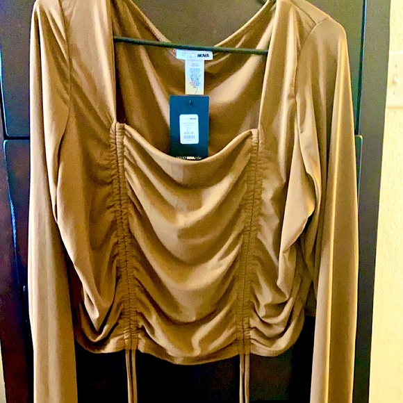 Ruched crop top - Picture 2 of 3